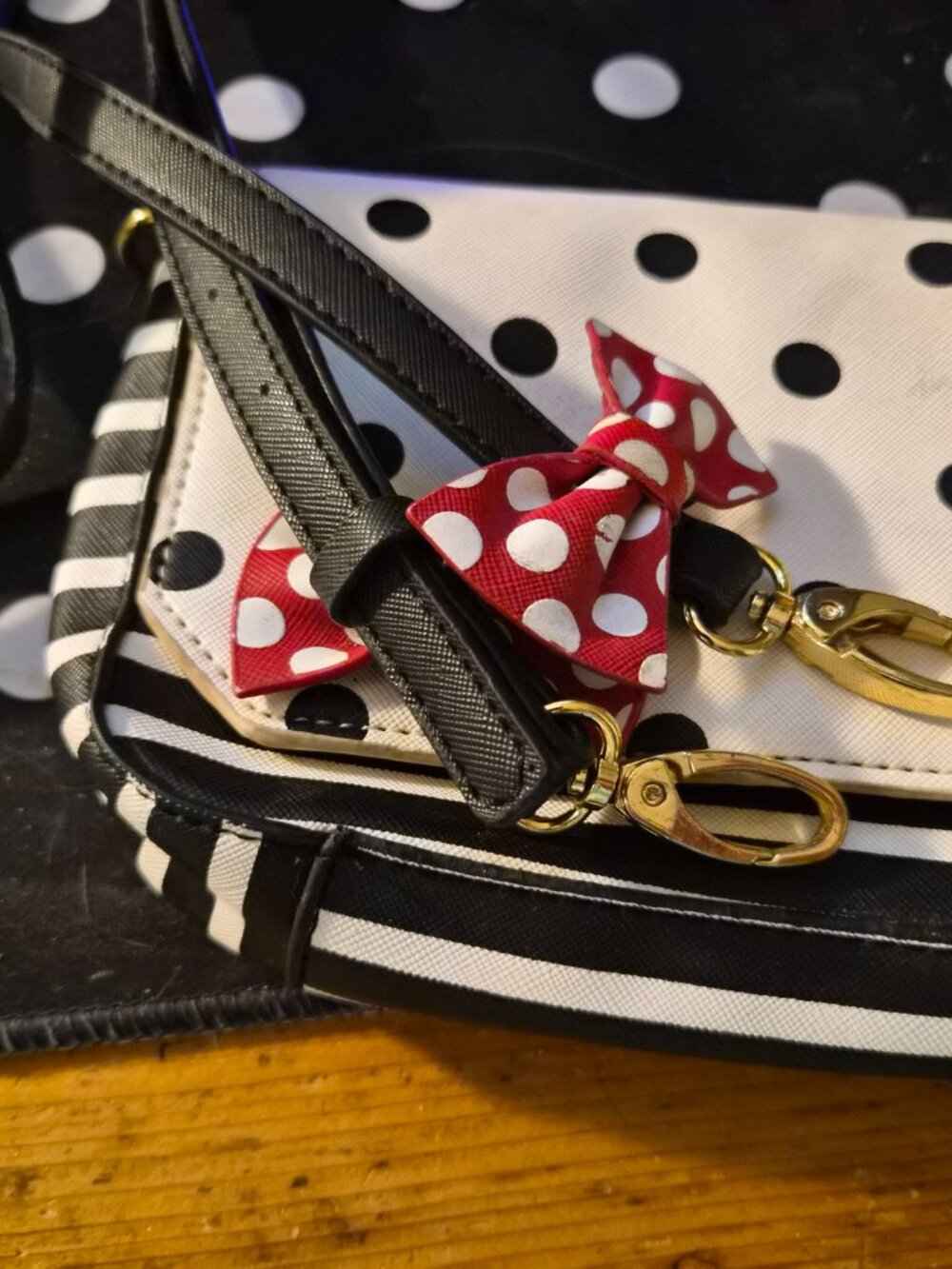 Disney Parks Minnie Mouse Purse Bows Crossbody Handbag Black White Red Polkadots
